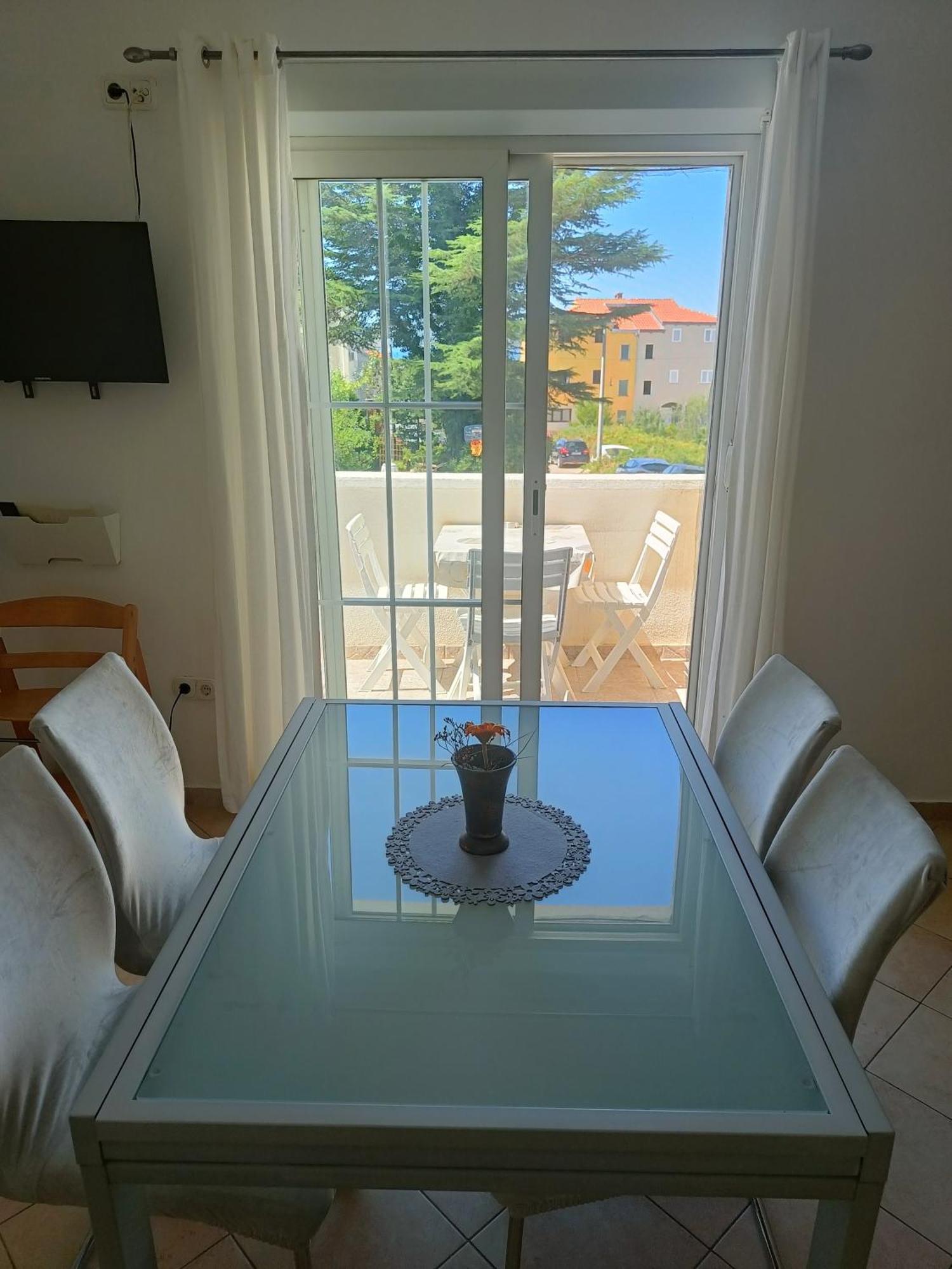 Apartment Maslina *